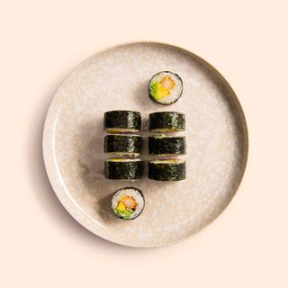 96. Futomaki de langostino rebozado (8 uds.)