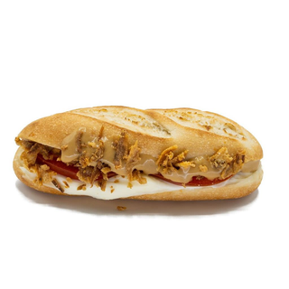 41. Crema de queso de cabra, tomate, cebolla crujiente y salsa mostaza miel    