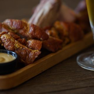 შებოლილი ნეკნი