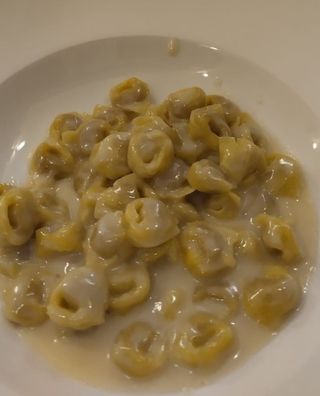 Tortellini con crema di Parmigiano