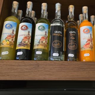 Limoncello della Costiera Amalfitana