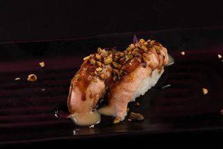 117 Miso Nigiri 2pz Riso E Salmone Scottato Con La Salsa Miso