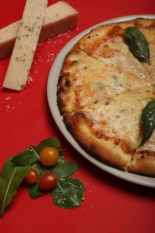 Pizza Quattro Formaggi