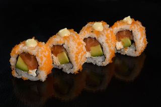 Урамаки Сьомга тобико (4бр)