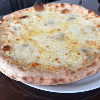 Pizza 4 Quesos (30 cm. a 33 cm. aprox.)