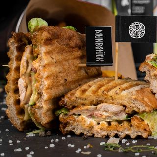 Сендвіч з куркою (315/100/30г)