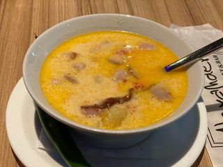 Ciorbă ardelenească cu afumătură