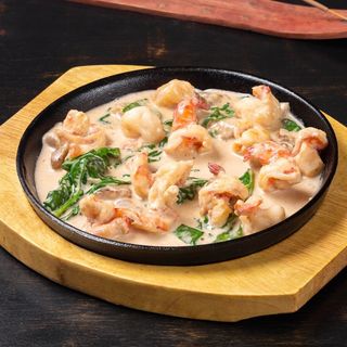 Owoce morza w sosie śmietanowym