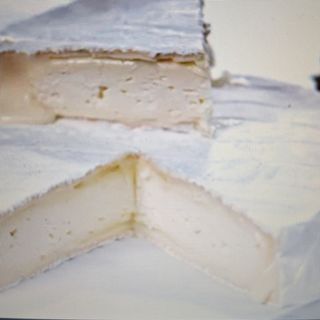QUESO BRIE