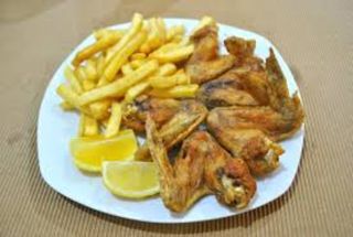 5. Plato Especial Alitas , Arroz, Carne, Patatas Y Salasa