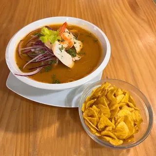Encebollado Mixto