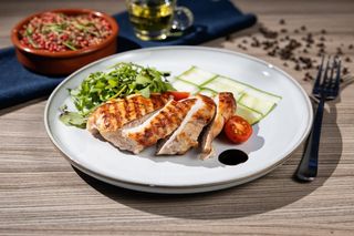 Piept de curcan cu sos de muştar