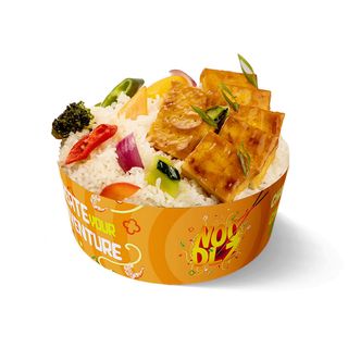 Orez/noodles + tofu cu legume