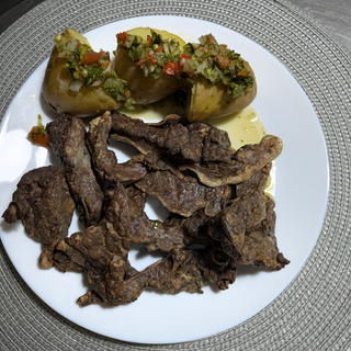 Bofe con patatas o yuca 