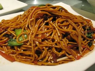 Tallarines Fritos con Ternera