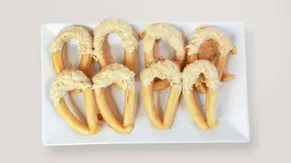 Kadaif u beloj čokoladi sa crunchy lešnikom Churros 5kom