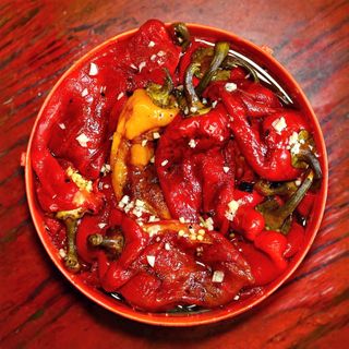 Peperoni conditi arrostiti