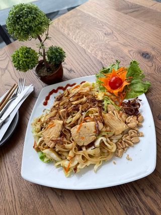 Pad thai cu pui