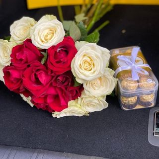 Siblings: Gossip & Giggles