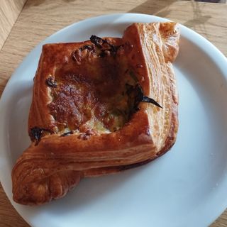 Слойка гриби