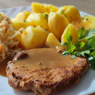 Bitki schabowe w sosie + Zupa (zestaw)