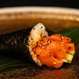 Temaki Spicy Sake