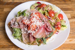 Focaccia z szynką parmeńską