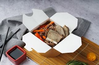 Гречневая лапша с говядиной в соусе сладкий чили