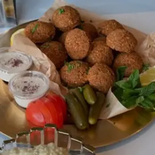 Falafel Con Salsa Tahini