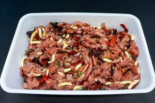 Straccetti di vitello con peperoni grigliati