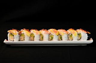 N5 Roll de mango, gamba, manzana y aguacate 