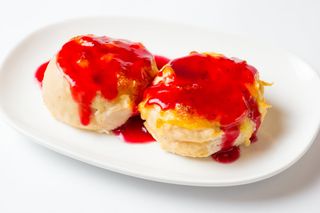 Куряче філе з ананасом під журавлиним соусом (250г)