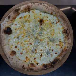 4 ყველის პიცა