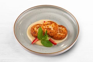 Сырник с йогуртом (200г) до 14:00