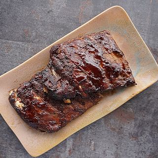 Coaste de porc cu sos barbecue