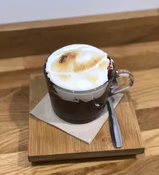 Chocolate A La Taza Con Crema De Nubes Tostada