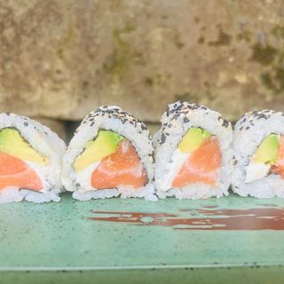 Uramaki Salmone (8 Uds.)
