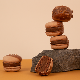 Шоколадний Макарон