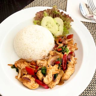 M5 - Salteado com pasta Prik Pao 