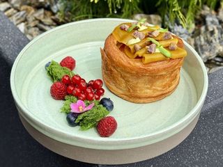 Croissant Brie et Poire (круасан з грушею, каштаном та сиром брі)