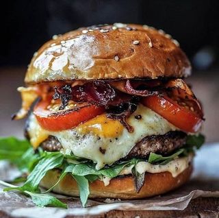 Hamburger With Egg (XL)