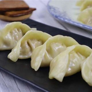 B03. Coltunasi la abur/蒸饺/Steamed dumplings