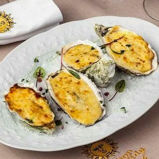 Fines Oysters Baked with Cheese, 1 pc