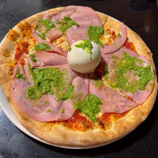 Pizza Mortadella y Burrata