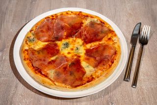 Pizza Prosciutto crudo e gorgonzola