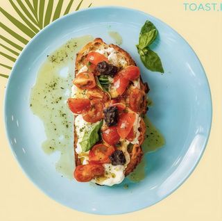 Tostada Trufa Negra En Pan Rústico