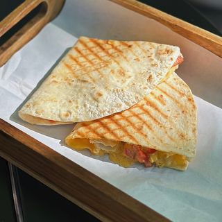 Кесаділья з курчам (230г)