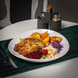 Stek z karkówki z cebulką