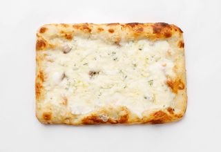 Pizza romană cu cașcavaluri