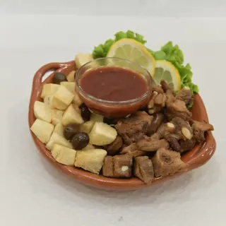 Entrecosto com mandioca